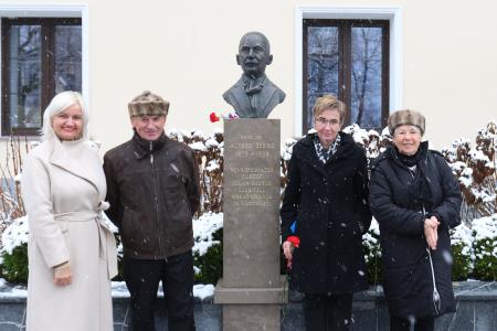 Odkritje doprsnega kipa dr Alfreda Šerka 26 Foto Ljubo Vukelič